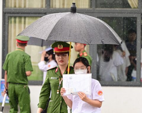 Chiều nay, hơn 300 thí sinh chuyên Tuyên Quang thi lại môn Toán