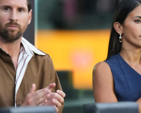 Cử chỉ tinh tế của Antonela dành cho Messi sau bức thư gửi cha