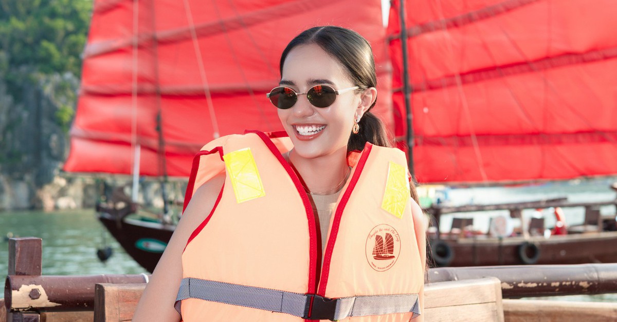 Hai hoa hậu đẹp nhất thế giới và 111 người đẹp trầm trồ: ‘Quảng Ninh đẹp quá’