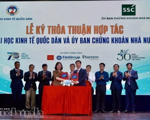 Gắn đào tạo với thực tiễn, phát triển nguồn nhân lực chất lượng cao cho thị trường chứng khoán