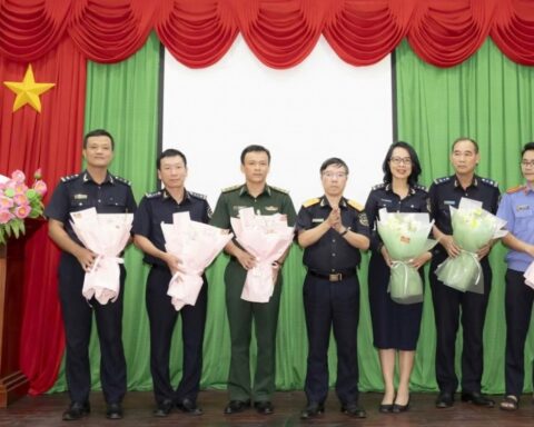 Thưởng nóng lực lượng triệt phá vụ buôn lậu ngà voi quy mô lớn tại cảng Quy Nhơn