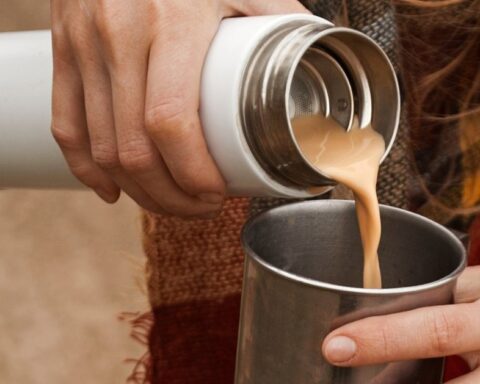 4 loại nước đựng trong bình giữ nhiệt không khác gì “nuôi” vi khuẩn