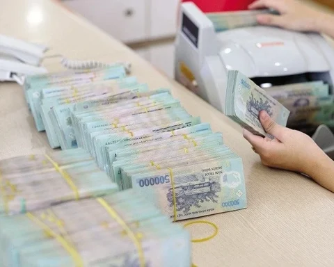 Tiền gửi ngân hàng tăng kỷ lục, nguồn vốn khổng lồ đang chảy về đâu?