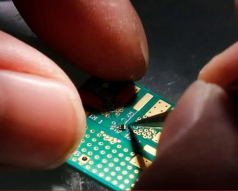 SMIC điều chỉnh tăng giá bán chip