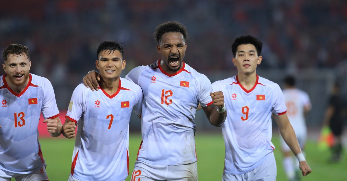 Diễn biến ĐT Malaysia 0-1 Việt Nam ASEAN Cup: VAR vào cuộc, Lê Giang Patrik được xoá thẻ đỏ