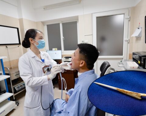 Bé gái 2 tháng tuổi mắc giang mai, nhầm sang viêm da cơ địa