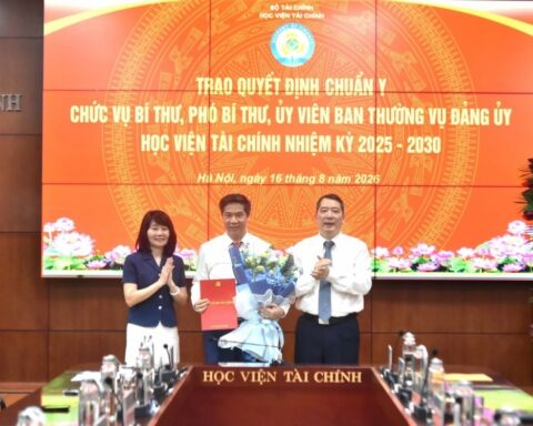 Bộ Tài chính công bố các quyết định về công tác cán bộ tại Học viện Tài chính