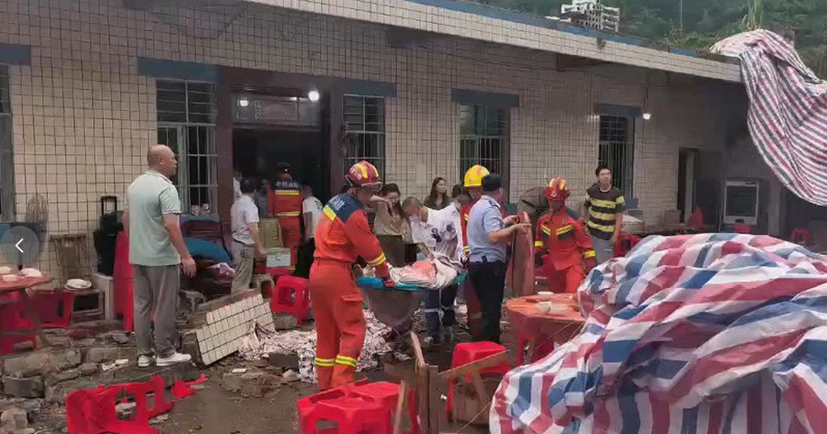 Tiệc mừng con đỗ đại học bỗng biến thành thảm kịch: Bức tường bất ngờ đổ sập, 5 người thiệt mạng, 17 người bị thương