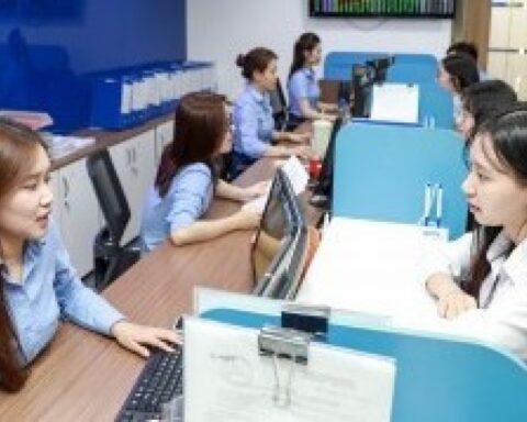 Chứng khoán phái sinh ngày 17/8: Dòng tiền dịch chuyển sang hợp đồng tháng 9 trước thềm đáo hạn