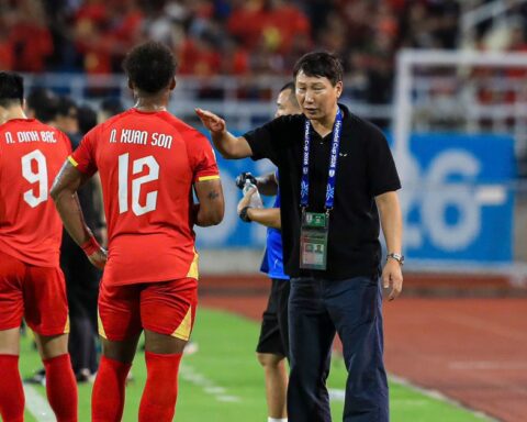 Báo chí Hàn Quốc nức nở khen ĐT Việt Nam: “Xuân Son là thần khí trong phép thuật của HLV Kim Sang-sik”