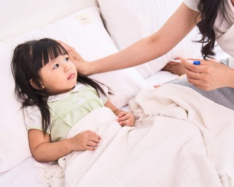 Viêm mũi họng ở trẻ mùa tựu trường: Cha mẹ cần làm gì để phòng bệnh?