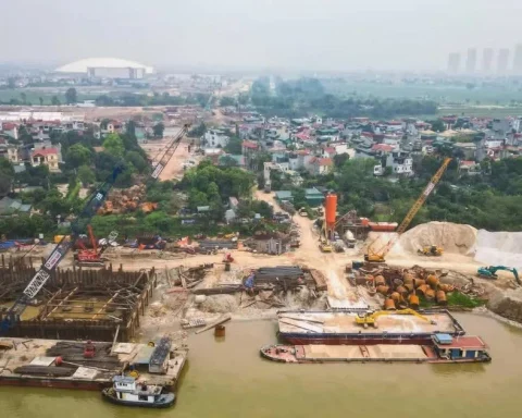 Thi công cầu Tứ Liên: Người dân cần lưu ý gì khi qua đường Nghi Tàm từ 20/8?
