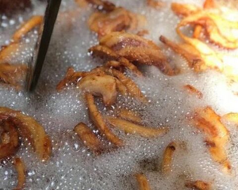 5 loại thực phẩm quen thuộc có thể khiến huyết áp “tăng vọt”, nhiều người vẫn ăn hàng ngày mà không biết