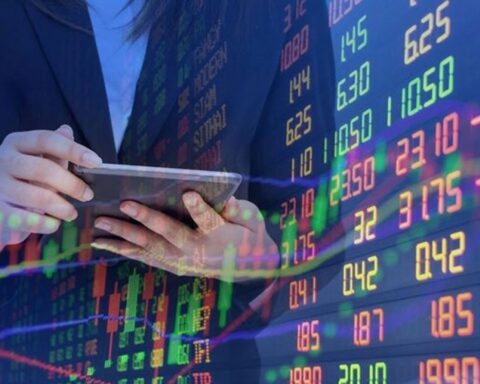 Khối ngoại bán ròng 685 tỷ đồng, chờ động thái mới trước mốc FTSE Russell công bố danh mục