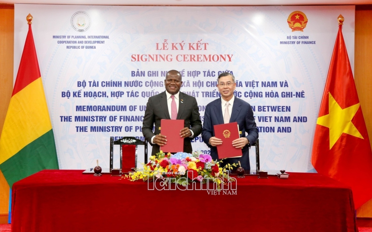 Bộ Tài chính Việt Nam và Bộ Kế hoạch, Hợp tác quốc tế phát triển Ghi-nê ký biên bản ghi nhớ
