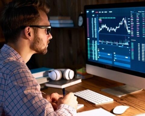 Khối ngoại giao dịch thận trọng, bán ròng nhiều cổ phiếu tài chính
