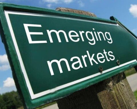Bao nhiêu cổ phiếu ngân hàng lọt rổ FTSE Global Equity Index Series (GEIS)?