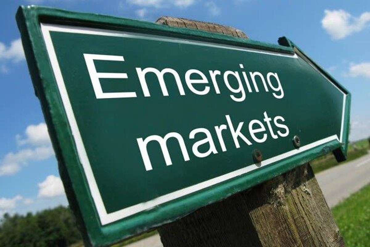 Bao nhiêu cổ phiếu ngân hàng lọt rổ FTSE Global Equity Index Series (GEIS)?