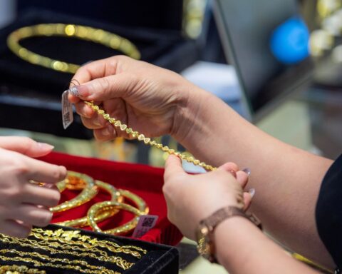 Giá vàng lên mức cao nhất trong tháng
