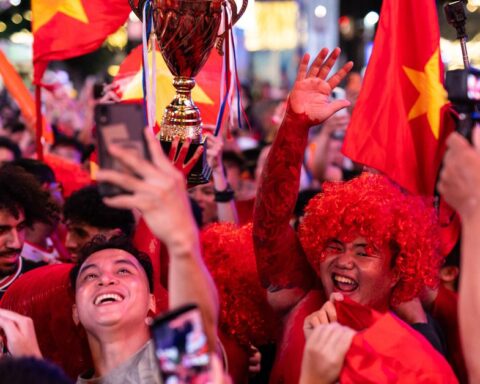 Quá đã: Hải, Long khiến cổ động viên Việt Nam hài lòng!