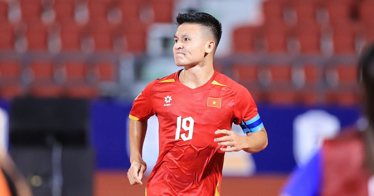 Khoảnh khắc Hai Long ăn mừng ngạo nghễ, Quang Hải khẳng định đẳng cấp không thể bàn cãi trước Thái Lan