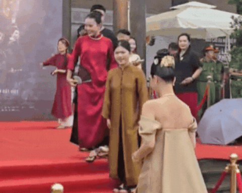 Mỹ nhân Vbiz ai nhìn cũng bảo không là nữ hoàng cũng là hoàng hậu: Sắc đẹp đúng chuẩn phú quý trời ban