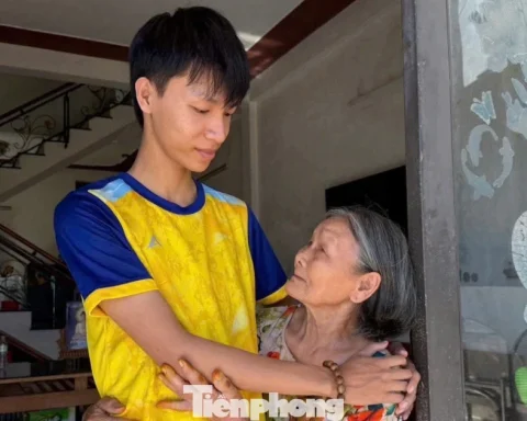 Nam sinh mồ côi được xóa khoản nợ 1,7 tỷ đồng: ‘Em sẽ cố gắng học, sống nên người’
