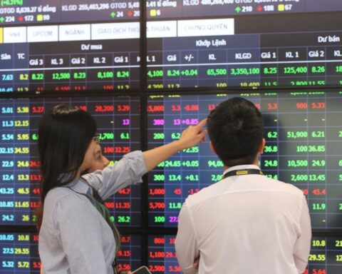 Maybank gọi tên 10 DN triển vọng trong các tháng cuối năm: Nhóm ngân hàng, công nghệ, năng lượng góp mặt
