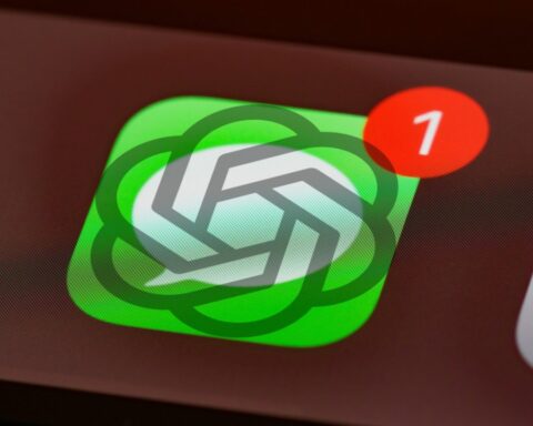 ChatGPT chạm vào thứ Apple bảo vệ nhất