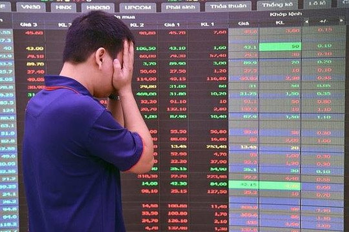 Một cổ phiếu chứng khoán bất ngờ “nằm sàn” giữa lúc VN-Index hưng phấn