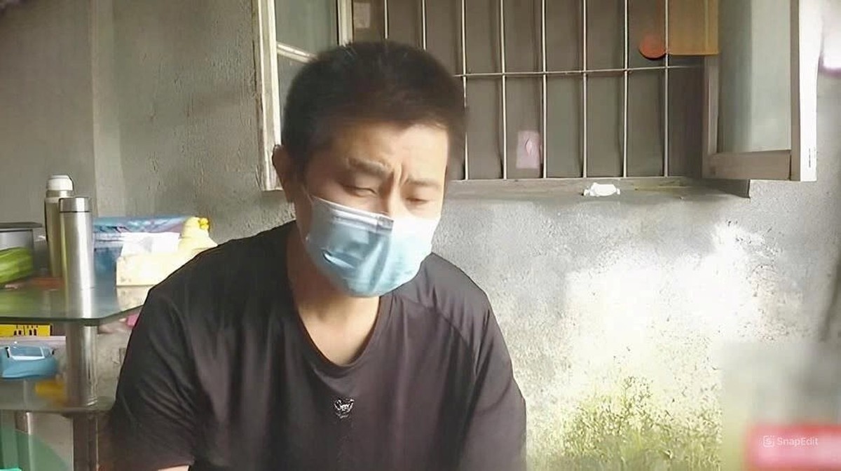 Một chủ cửa hàng kinh doanh đã chủ động đến cơ quan khai báo giao dịch chuyển khoản, công an lập tức vào cuộc điều tra