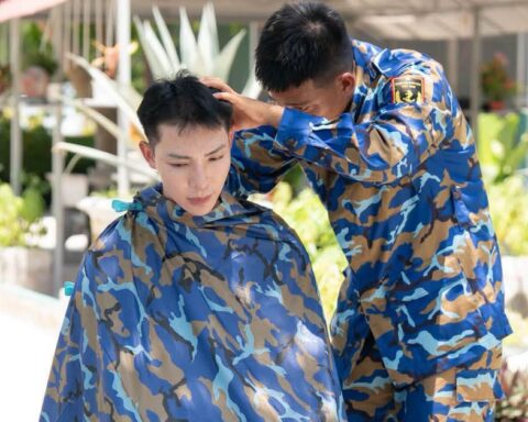 Erik: “Thói quen trễ giờ của tôi đã tồn tại 20 năm nay, nên chắc chắn không thể nào thay đổi trong ngày 1 ngày 2”