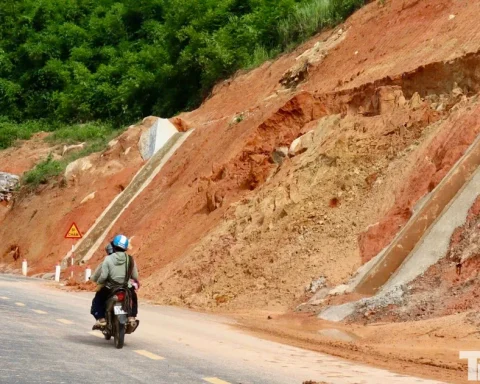 Đường xuyên núi Đà Lạt – Buôn Ma Thuột vừa thông xe đã sạt lở: Kiến trúc sư chỉ ra điểm yếu