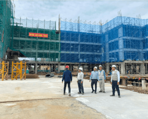 Nhà ở xã hội đang gây áp lực lên các dự án thương mại