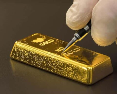 Giá vàng tăng vọt lên đỉnh 3 tháng, trên đà xác lập kỷ lục chưa từng có kể từ năm 1999