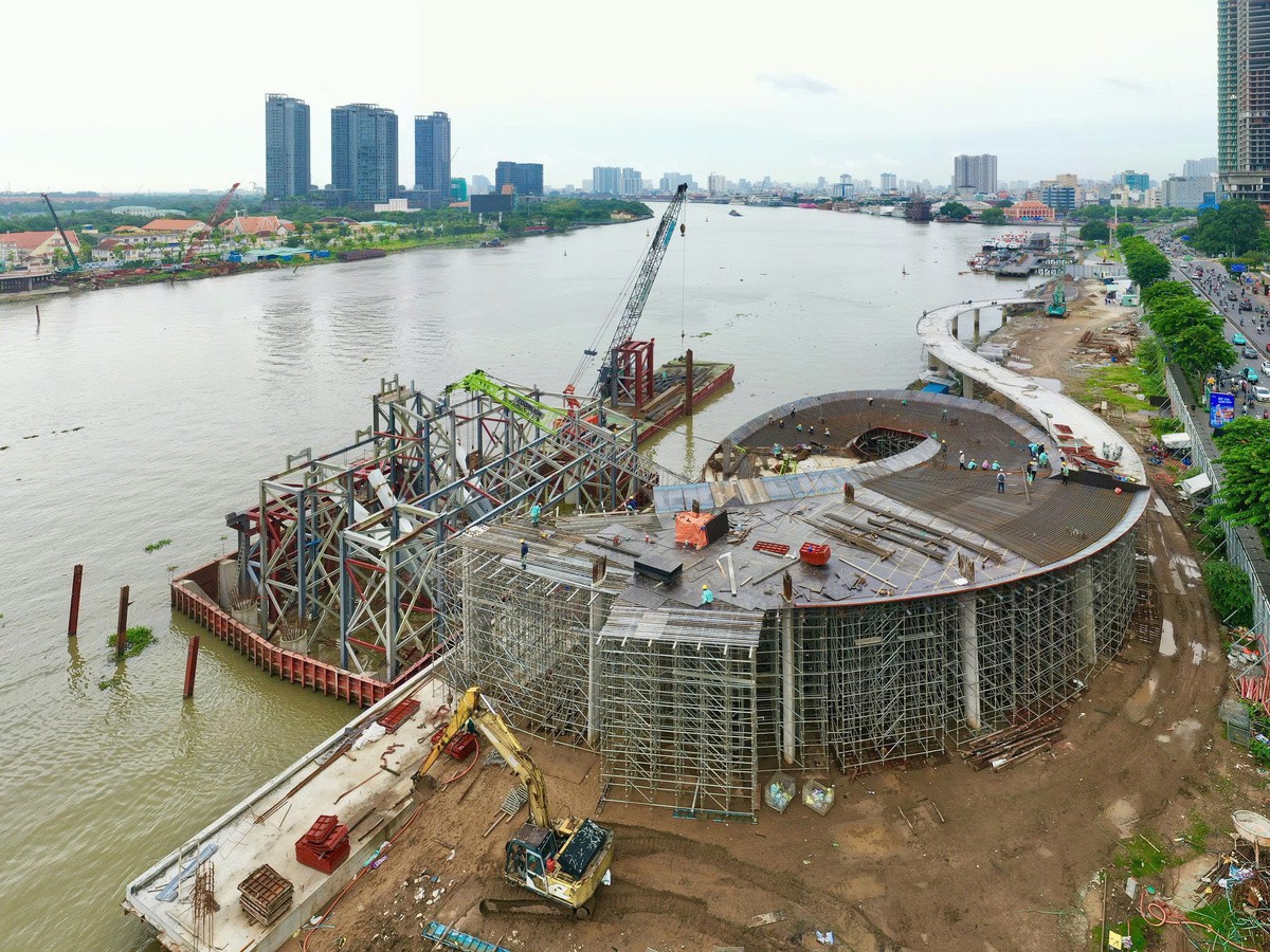 Lý do chưa thể hoàn thiện cầu đi bộ hình lá dừa qua sông Sài Gòn trong dịp 2/9