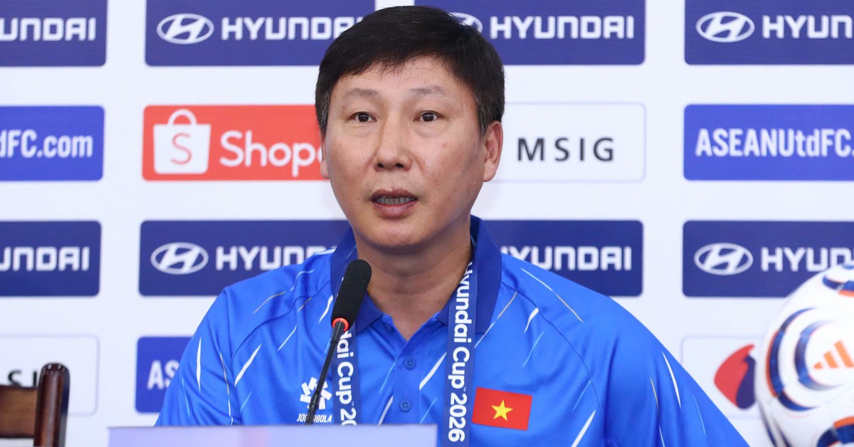 “Cháy” vé chung kết lượt về ASEAN Cup, HLV Kim Sang-sik: “Có nhiều người hỏi tôi xin vé, chắc tôi phải tắt điện thoại thôi”
