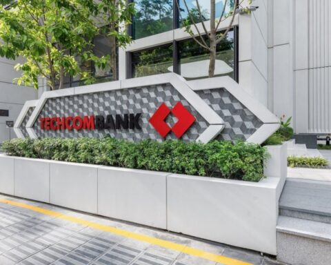 Techcombank dự tính điều chỉnh kế hoạch tăng vốn, hạ tỷ lệ chia cổ tức bằng cổ phiếu còn 50%