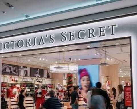 Cổ phiếu hãng nội y Victoria’s Secret tăng hơn 300% trong một năm, chuyện gì đang xảy ra?