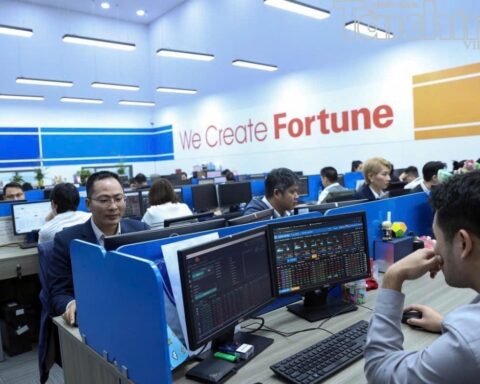 Chứng khoán ngày 25/8: VN-Index nối dài chuỗi tăng, dòng tiền phân hóa mạnh