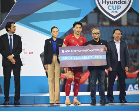 ĐT Việt Nam thâu tóm danh hiệu cá nhân ASEAN Cup: Đình Bắc giành cú đúp giải thưởng, Lê Giang Patrik là thủ môn xuất sắc