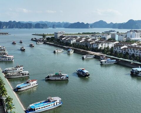 Từng bị xem là “điên rồ khi đổ tiền xuống biển nhiều như đất”, đại gia BĐS này đã làm nên điều kỳ diệu