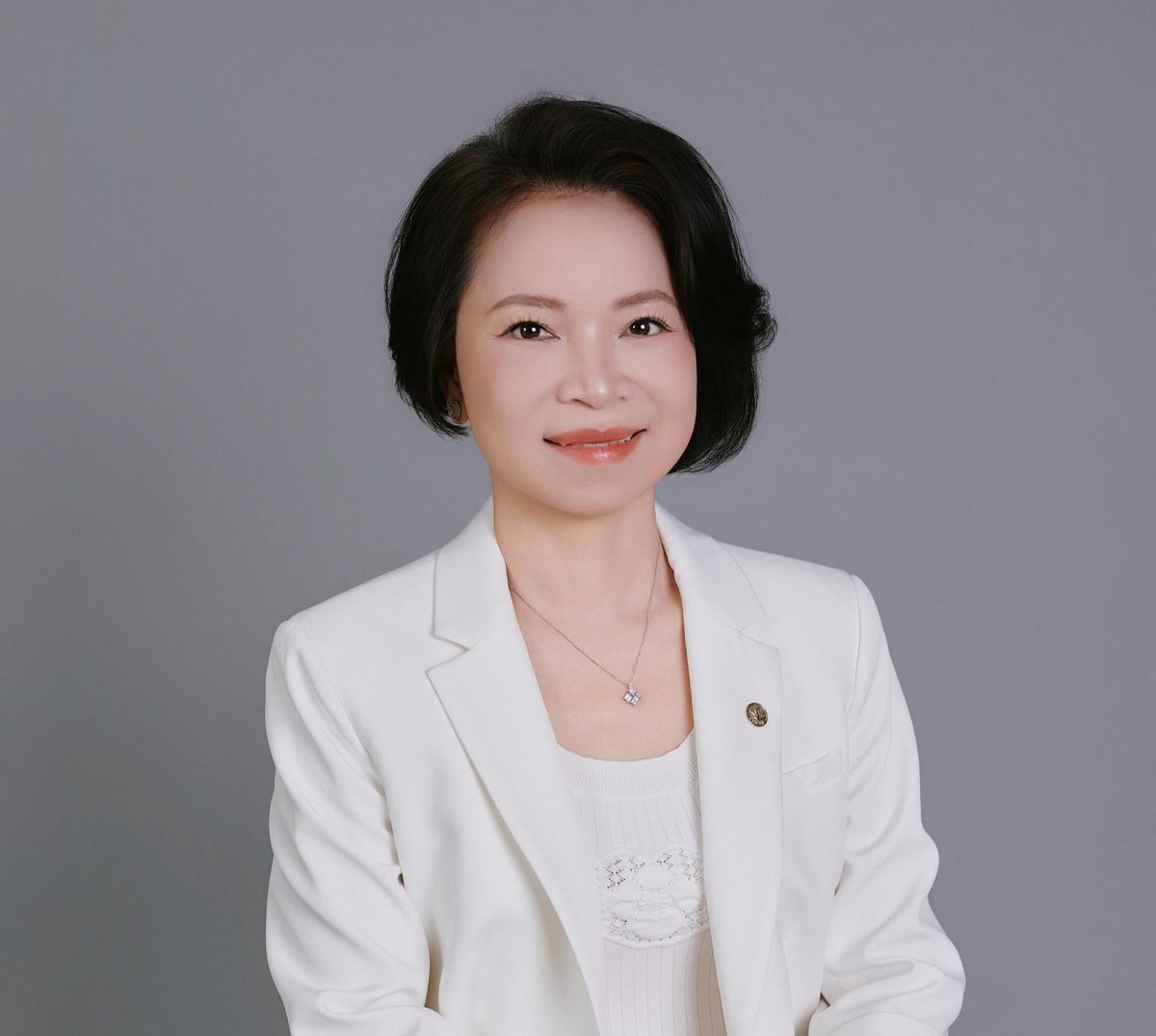 Trở thành người giàu thứ 2 Việt Nam, khối tài sản khổng lồ của bà Phạm Thu Hương đến từ đâu?