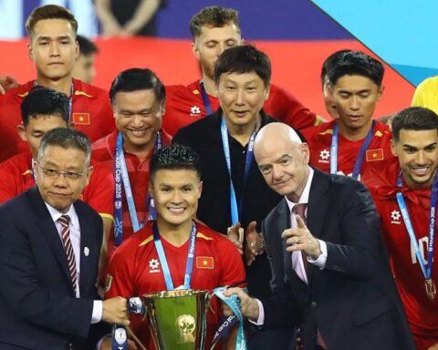 Chủ tịch FIFA Gianni Infantino kinh ngạc trước không khí tại Mỹ Đình, gọi Việt Nam là “thế lực bóng đá Đông Nam Á”
