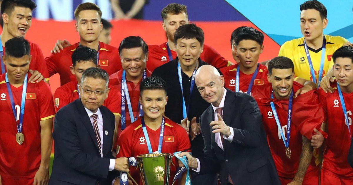 Chủ tịch FIFA Gianni Infantino kinh ngạc trước không khí tại Mỹ Đình, gọi Việt Nam là “thế lực bóng đá Đông Nam Á”