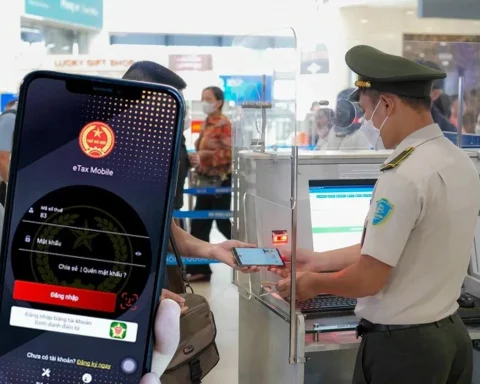 Cách tra cứu nợ thuế, tình trạng tạm hoãn xuất cảnh trước kỳ nghỉ 2/9