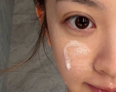 Búp bê Trung lộ mặt mộc 100%, lên truyền hình cũng không cần makeup