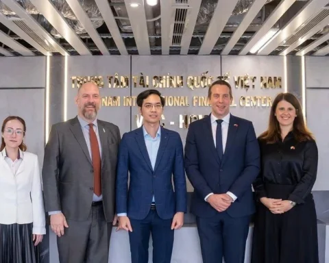 TPHCM: CEO Trung tâm tài chính quốc tế có thể nhận lương 10 tỷ đồng/năm
