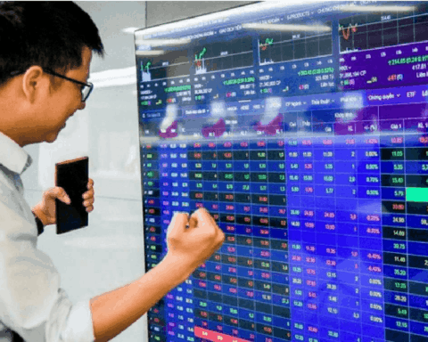 Chứng khoán tuần qua: Thị trường “bùng nổ” phiên cuối tuần, 27 cổ phiếu được thêm mới vào FTSE All-Cap
