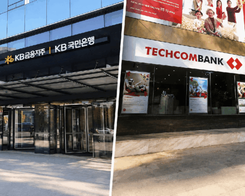 Cổ phiếu Techcombank quay đầu giảm sau loạt thông tin về thương vụ bán 15% cổ phần